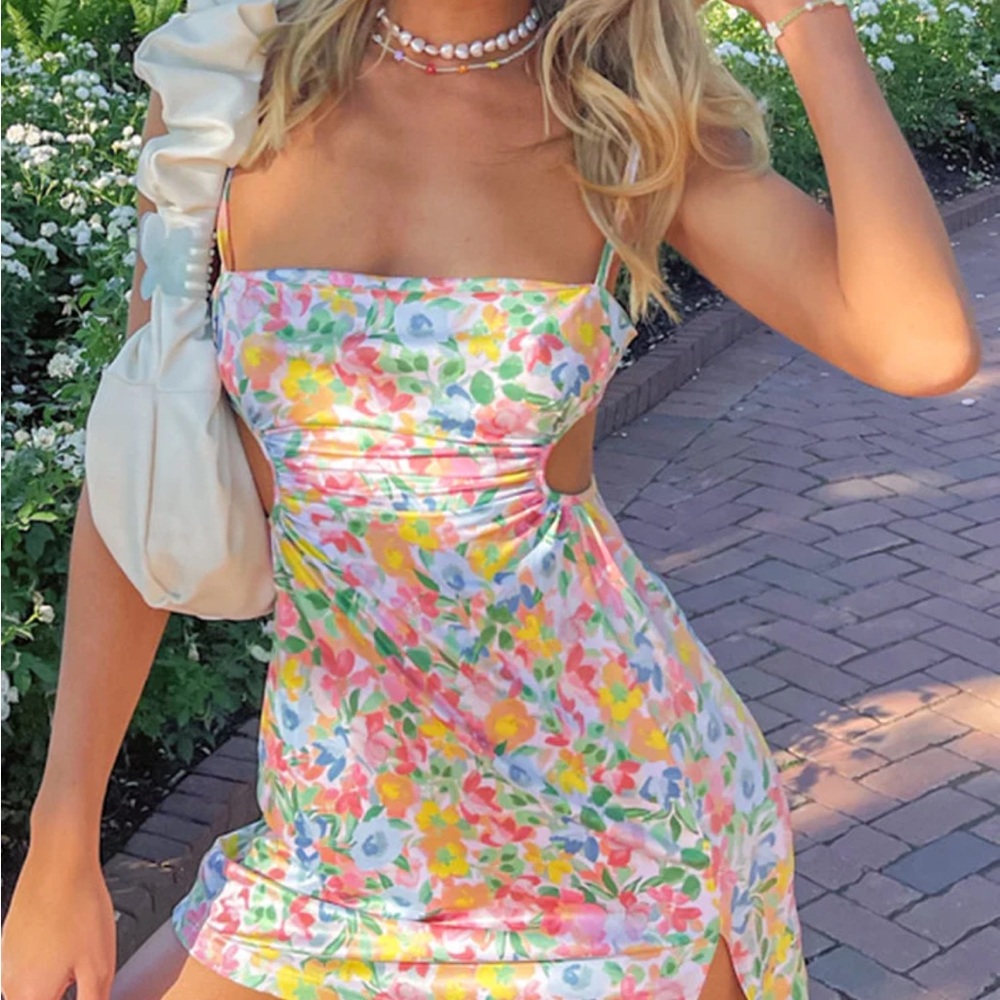 Beginning Boutique Jenna Cut Out Floral Mini Dress